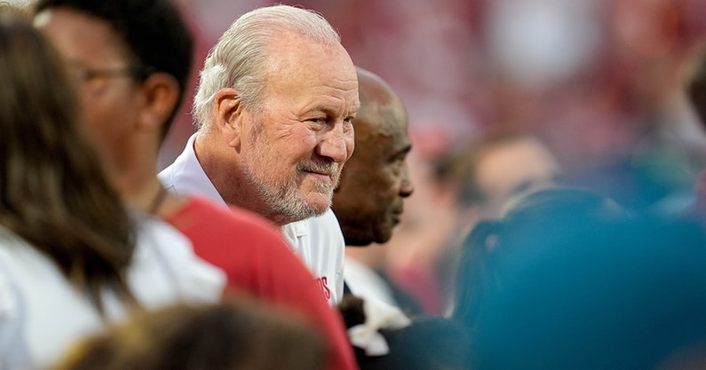 Barry Switzer questions if Oklahoma's NIL can compete with Texas, criticizes offensive struggles