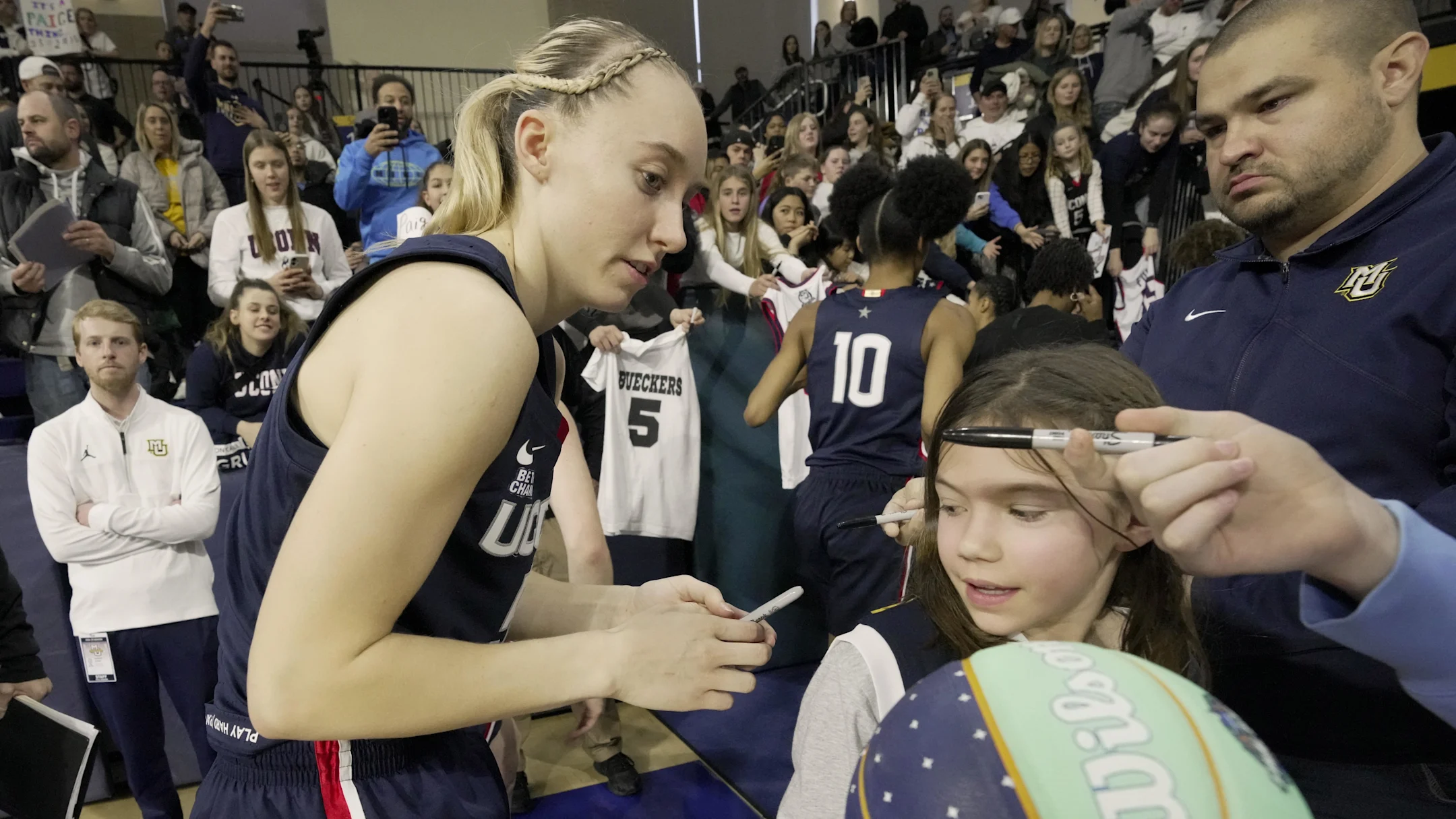 UConn Huskies Women’s Basketball Star Shares NIL Benefit With Teammates